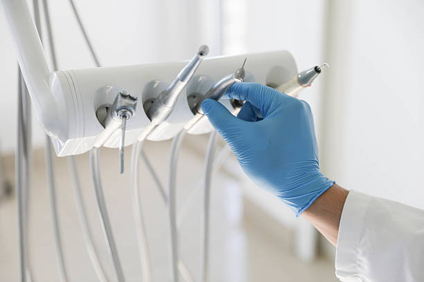 Professional Emergency Dentist technician working in Ravensworth, VA